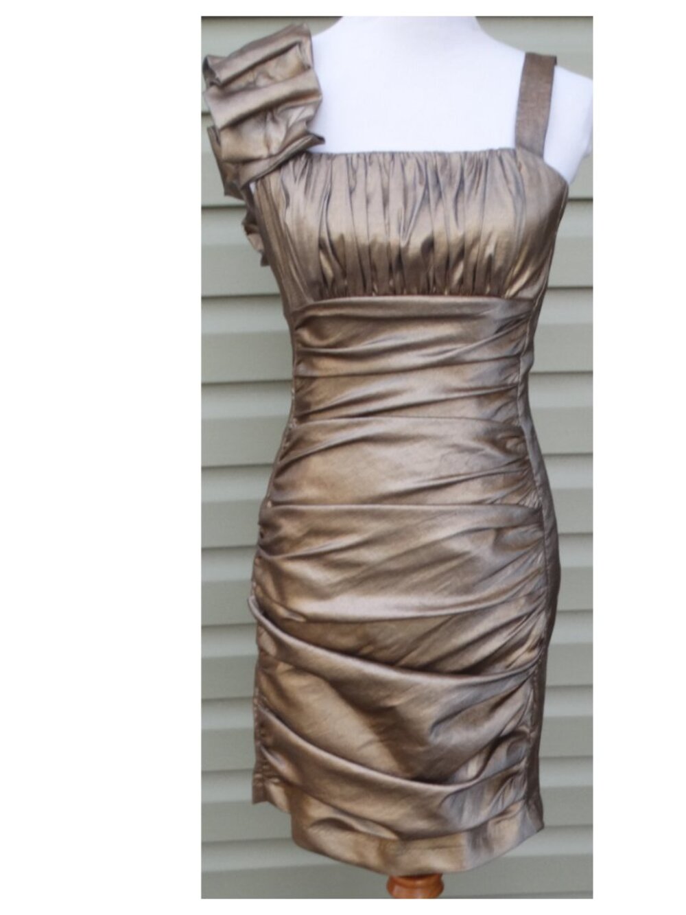 Jessica McClintock mini bodycon formal Dress Size 8/Small, gold, strap, ruched